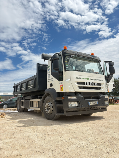 Camion benne ampliroll ASD pour évacuation de gravats